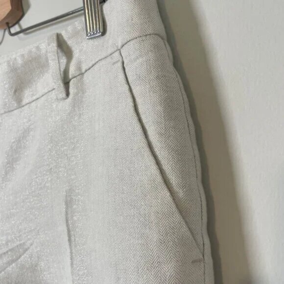 LOFT Women's Cream Shorts - Picture 6 of 6